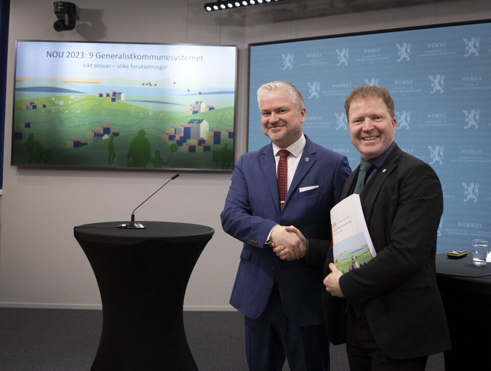 Rapporten fra Generalistkommuneutvalget, ledet av Tom Cato Karlsen, som ble overlevert kommunalminister Sigbjørn Gjelsvik (Sp) 29. mars, fortjener seriøs debatt, skriver professor Signy Vabo. Rapporten fra Generalistkommuneutvalget, ledet av Tom Cato Karlsen, som ble overlevert kommunalminister Sigbjørn Gjelsvik (Sp) 29. mars, fortjener seriøs debatt, skriver professor Signy Vabo.