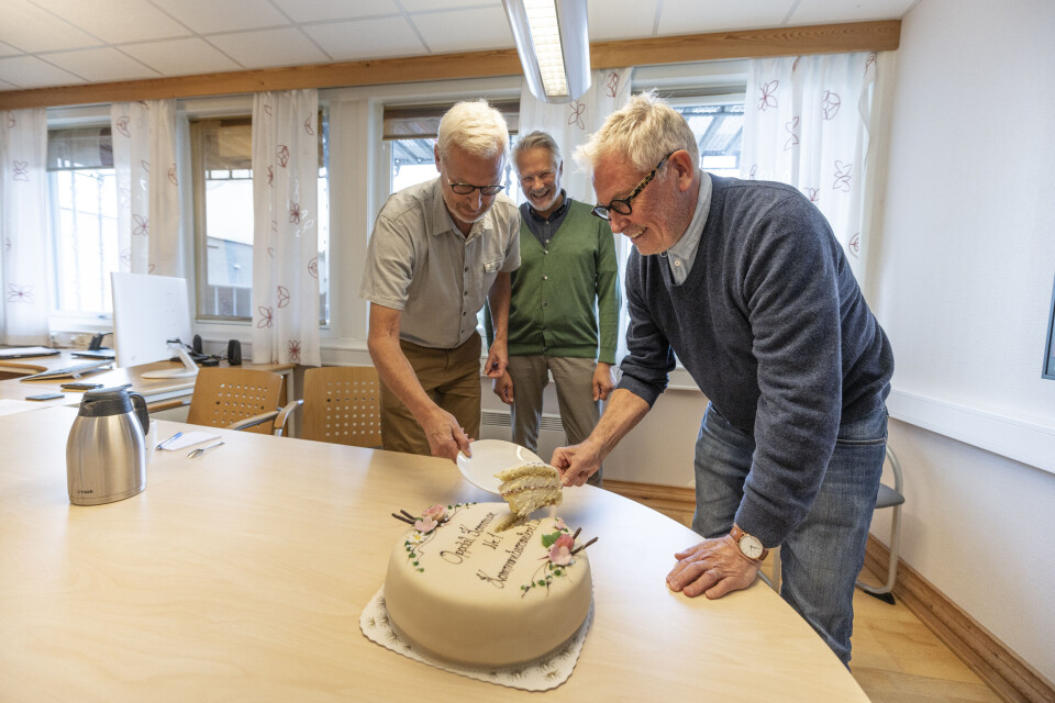 Kommunedirektør Ole Bjørn Moen (f.v.), controller Richard Sandnes og ordfører Geir Arild Espnes (Sp) synes kommunen har gjort seg fortjent til kake. Oppdal gjør det jevnt over godt i de fleste sektorene på årets kommunebarometer. Kommunedirektør Ole Bjørn Moen (f.v.), controller Richard Sandnes og ordfører Geir Arild Espnes (Sp) synes kommunen har gjort seg fortjent til kake. Oppdal gjør det jevnt over godt i de fleste sektorene på årets kommunebarometer.