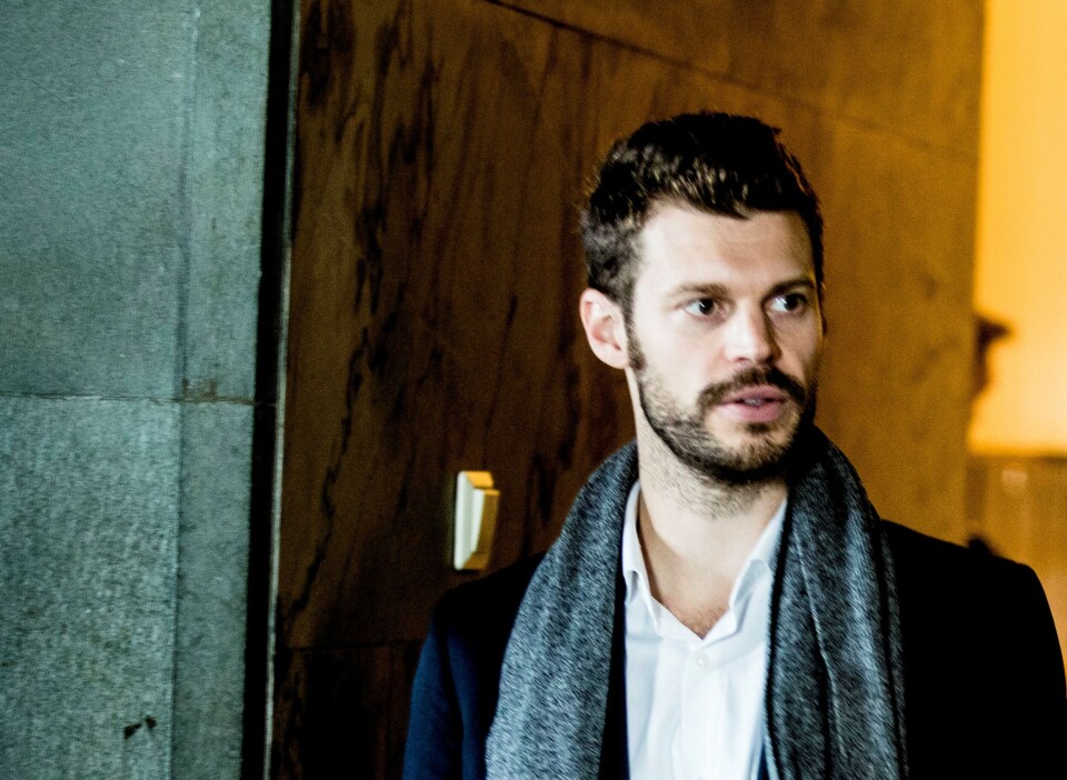 Bjørnar Moxnes, leder i Rødt, har endret sin forklaring om hva som skjedde på Gardermoen i juni flere ganger. Bjørnar Moxnes, leder i Rødt, har endret sin forklaring om hva som skjedde på Gardermoen i juni flere ganger.