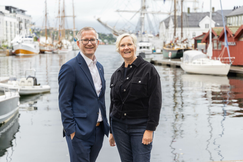 Ordfører Robert Nordli (Ap) og klima- og miljørådgiver Ragnhild Hammer gleder seg over at Arendal er vinneren av klima- og natursektoren på Kommunebarometeret for 2023. - Vel fortjent, mener Nordli. Ordfører Robert Nordli (Ap) og klima- og miljørådgiver Ragnhild Hammer gleder seg over at Arendal er vinneren av klima- og natursektoren på Kommunebarometeret for 2023. - Vel fortjent, mener Nordli.