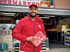 Abdullah Alsabeehg, varaordfører for Arbeiderpartiet i Oslo og tredjekandidat til bystyret, er i valgkampmodus på Hauketo. Han mener staten må gjøre mer for storbyenes kollektivinnsats.