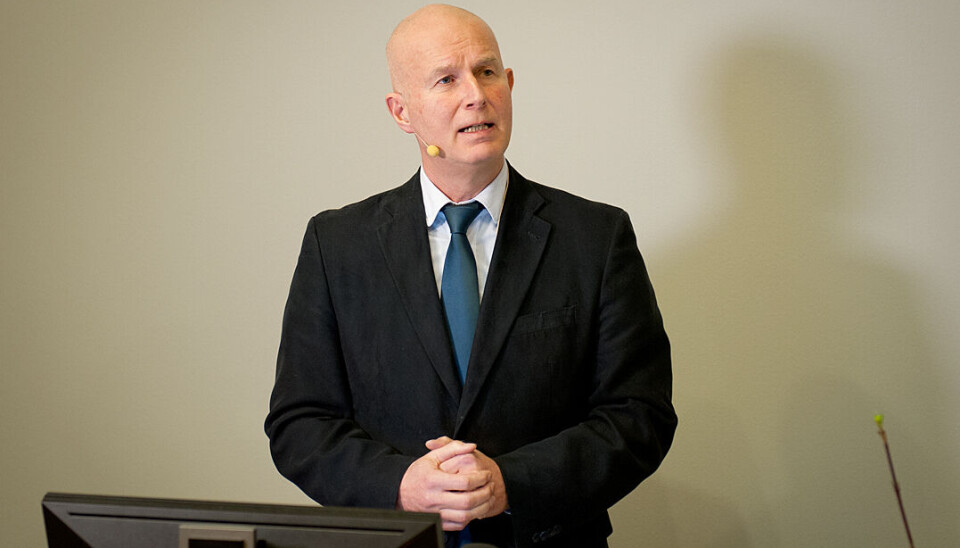 Helsedirektør Bjørn Guldvog leder utvalget for sivilt-militært samarbeid om helseberedskap. Utvalget mener det bør lages systemer og planer for å håndtere krig og kriser, der det kommer mange skadede samtidig.