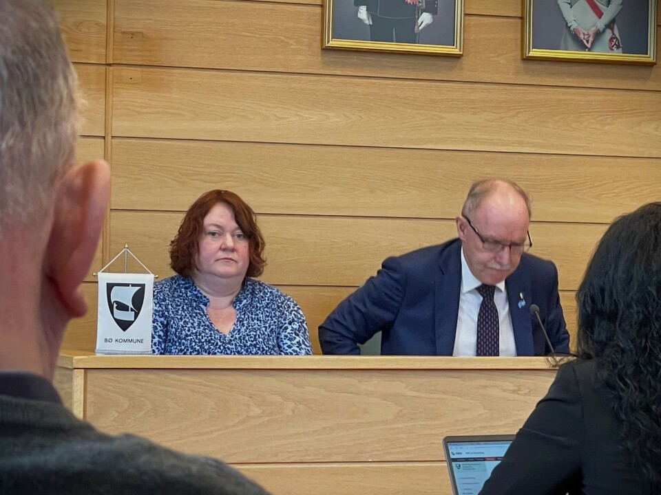 Bø trekker avskjed og betaler tidligere økonomisjef millionsum Verken kommunedirektør Kine Johnsen eller ordfører Sture Pedersen (H) ønsker å kommentere rettsforliket med Ibrahima Mboob.