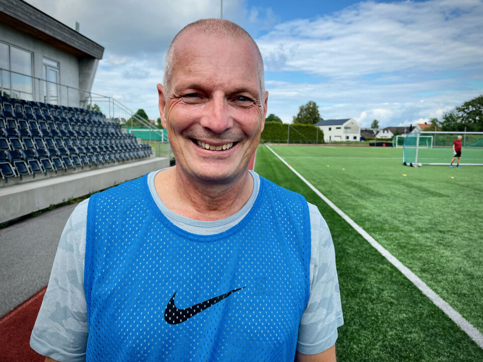 Tønsbergs påtroppende ordfører, Frank Pedersen (H), forteller at kommunen står overfor store investeringer framover. Her avbildet under en «gåfotballkamp» i valgkampen, der også Erna Solberg var med. Tønsbergs påtroppende ordfører, Frank Pedersen (H), forteller at kommunen står overfor store investeringer framover. Her avbildet under en «gåfotballkamp» i valgkampen, der også Erna Solberg var med.