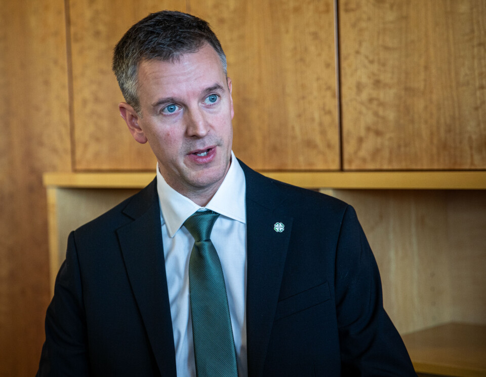 Kommunal- og distriktsminister Erling Sande ser svært alvorlig på trusler og skremmende atferd rettet mot joder i Norge. Kommunal- og distriktsminister Erling Sande ser svært alvorlig på trusler og skremmende atferd rettet mot joder i Norge.