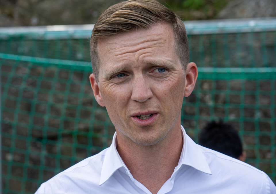 Knallharde fronter om deling av Kristiansand: – Folkeavstemningen skal følges Ordfører Mathias Bernander (H) i Kristiansand synes det er galskap å bruke 400 millioner på å splitte opp en velfungerende kommune.