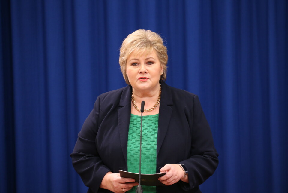 Statsminister Erna Solberg (H) la onsdag fram forslag til en ny lov som gir regjeringen utvidede fullmakter til å håndtere koronakrisen. Statsminister Erna Solberg (H) la onsdag fram forslag til en ny lov som gir regjeringen utvidede fullmakter til å håndtere koronakrisen.