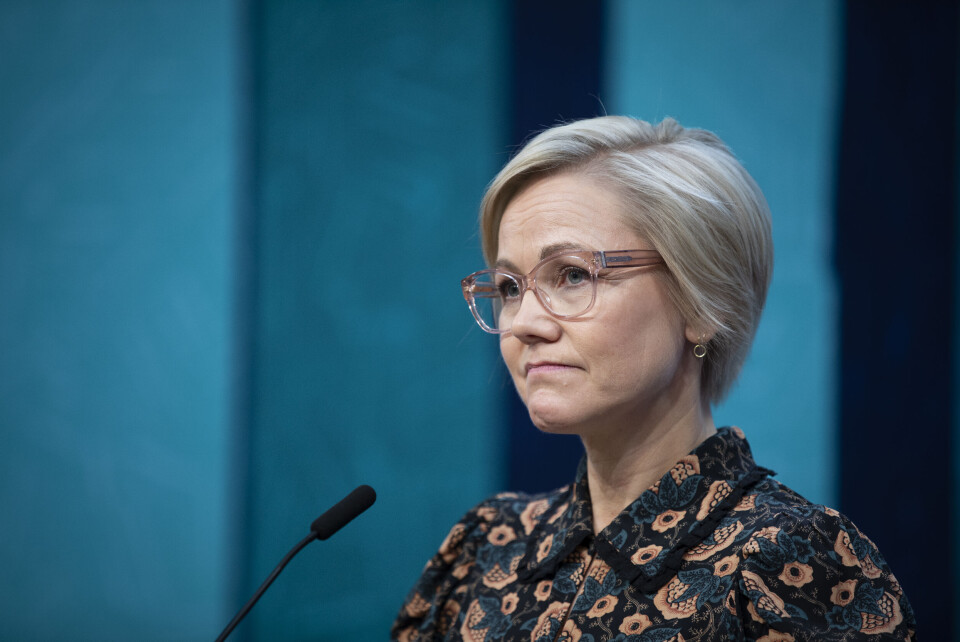 Helseminister Ingvild Kjerkol (Ap)s håndtering av de mulige sykehuskuttene i Lofoten får Ap-laget i Vestvågøy til å trekke i nødbremsen. Helseminister Ingvild Kjerkol (Ap)s håndtering av de mulige sykehuskuttene i Lofoten får Ap-laget i Vestvågøy til å trekke i nødbremsen.