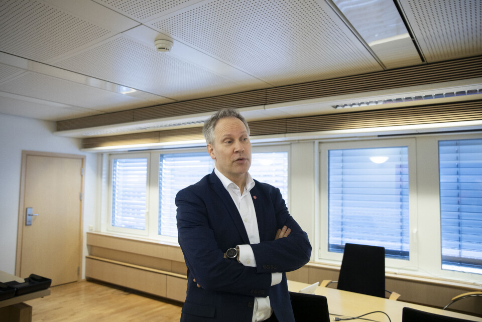 Fylkesordførerne misfornøyde med regjeringens fylkesveisatsing Samferdselsminister Jon-Ivar Nygård (Ap) vil ikke kompensere merutgiftene til fylkeskommuner som går til innkjøp av elektriske ferjer og hurtigbåter før dette blir et lovkrav.