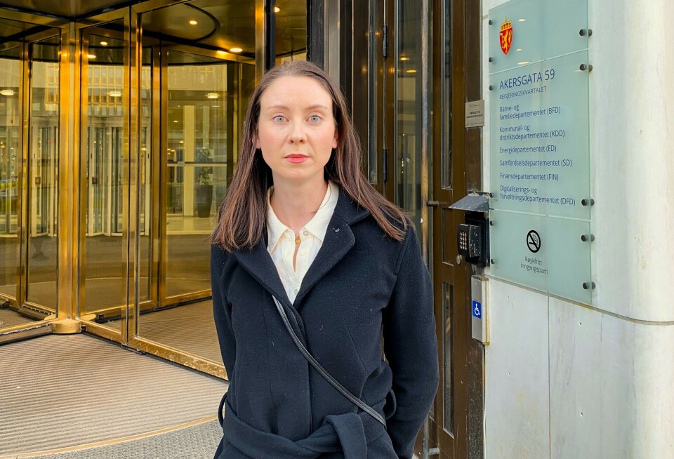 Får økonomisk krisehjelp av staten. Politikere vil ikke betale eiendomsskatt Ordfører Hanna Sverdrup (Felleslista) i Moskenes var ikke kjent med at to selskap hun har eierinteresser i har klaget på eiendomsskatten.