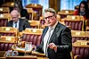 Medlem av kommunal- og forvaltningskomiteen på Stortinget, Per-Willy Amundsen (Frp), mener det går utover troverdigheten når regjeringen nå vil fjerne regionsentertilskuddet. – Flere kommuner kan vise til vellykket sammenslåing, sier han.