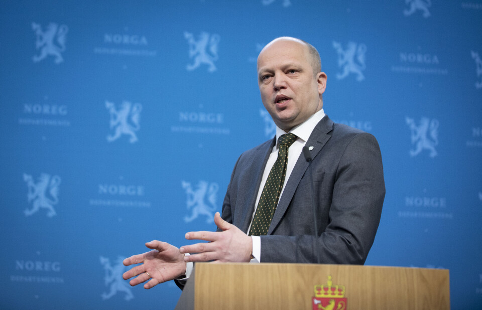 Finansminister Trygve Slagsvold Vedum (Sp) sier at departementet ikke vil kunne besvare like mange spørsmål om revidert nasjonalbudsjett på grunn av streiken. Finansminister Trygve Slagsvold Vedum (Sp) sier at departementet ikke vil kunne besvare like mange spørsmål om revidert nasjonalbudsjett på grunn av streiken.