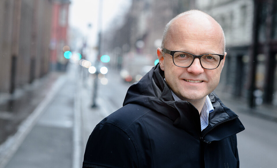 Regjeringen sier ja til lavutslippssoner der luftkvaliteten er dårligst og gir kommunene muligheten til å innføre ordningen. – Vi har satt høringsfrist til 22. august, slik at kommunene kan vurdere muligheten for å innføre ordningen allerede fra kommende vinter, sier klima- og miljøminister Vidar Helgesen (H) (bildet). Foto: Bjørn Stuedal Regjeringen sier ja til lavutslippssoner der luftkvaliteten er dårligst og gir kommunene muligheten til å innføre ordningen. – Vi har satt høringsfrist til 22. august, slik at kommunene kan vurdere muligheten for å innføre ordningen allerede fra kommende vinter, sier klima- og miljøminister Vidar Helgesen (H) (bildet). Foto: Bjørn Stuedal
