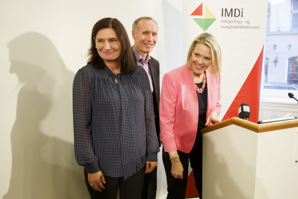 Direktør i Imdi Libe Rieber-Mohn (t.v.), UDI-direktør Frode Forfang og innvandrings- og integreringsminister Sylvi Listhaug (Frp) offentliggjorde i høst de fem kommunene som får integreringsmottak. De fem kommunene er Bodø, Steinkjer, Kristiansand, Larvik og Oslo. Men interessen er lav. Foto: Cornelius Poppe / NTB scanpix Direktør i Imdi Libe Rieber-Mohn (t.v.), UDI-direktør Frode Forfang og innvandrings- og integreringsminister Sylvi Listhaug (Frp) offentliggjorde i høst de fem kommunene som får integreringsmottak. De fem kommunene er Bodø, Steinkjer, Kristiansand, Larvik og Oslo. Men interessen er lav. Foto: Cornelius Poppe / NTB scanpix