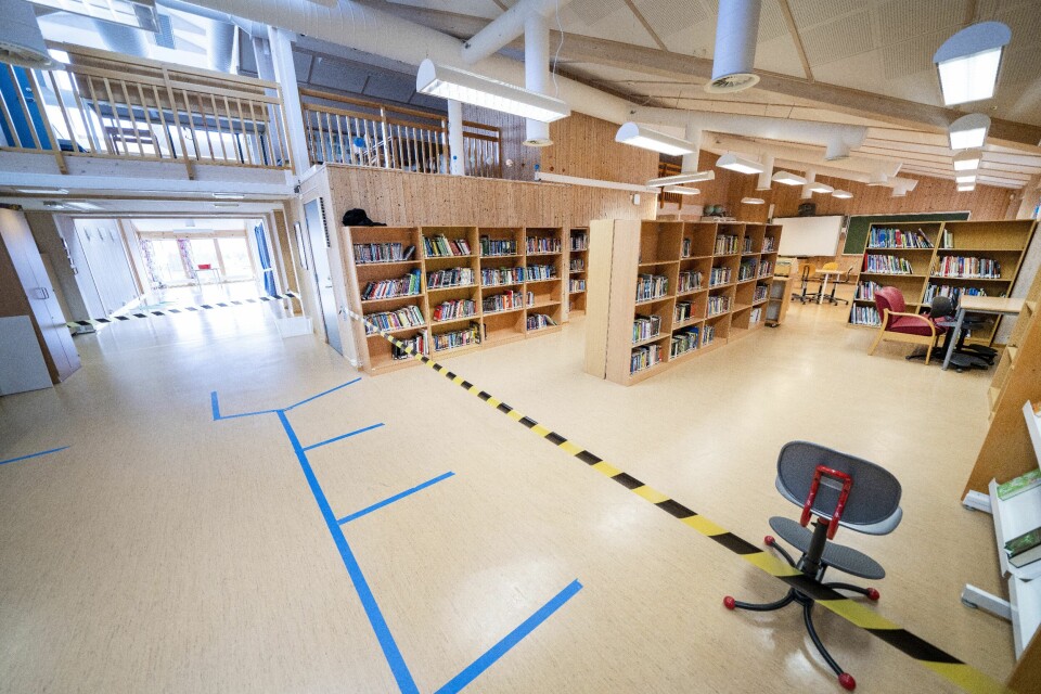Snart kan sperrebåndene fjernes på skolene. Regjeringen letter videre i smittevernstiltakene på skoler og barnehager fra 2. juni. Snart kan sperrebåndene fjernes på skolene. Regjeringen letter videre i smittevernstiltakene på skoler og barnehager fra 2. juni.