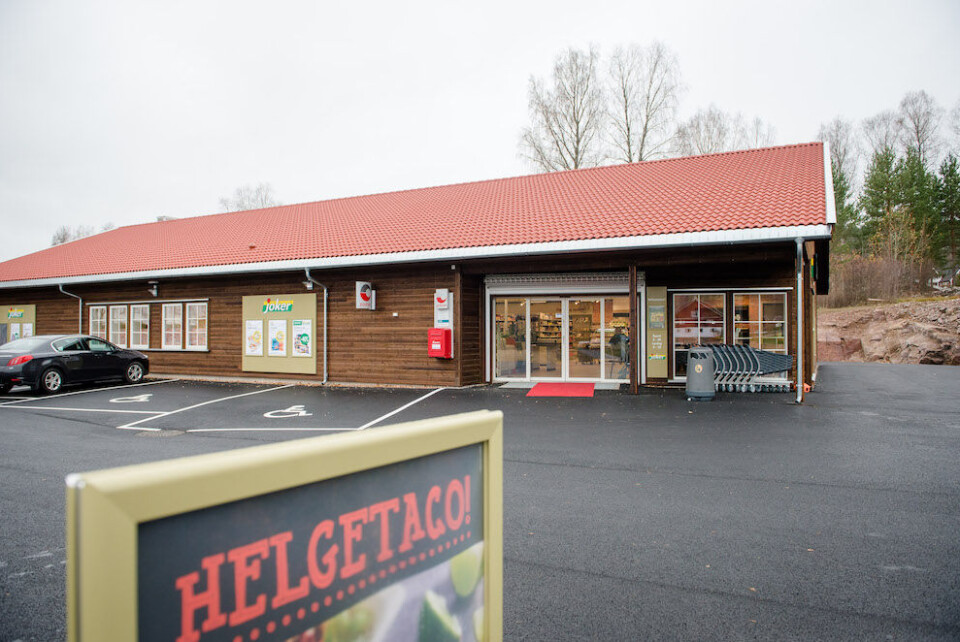 Merkur-programmet har i over 20 år har arbeidet med utvikling av distriktsbutikker, som denne i Rømskog, der også kommunen har bidratt. Distriktssenteret har nå overtatt forvaltningen av programmet. Foto: Joakim S. Enger Merkur-programmet har i over 20 år har arbeidet med utvikling av distriktsbutikker, som denne i Rømskog, der også kommunen har bidratt. Distriktssenteret har nå overtatt forvaltningen av programmet. Foto: Joakim S. Enger