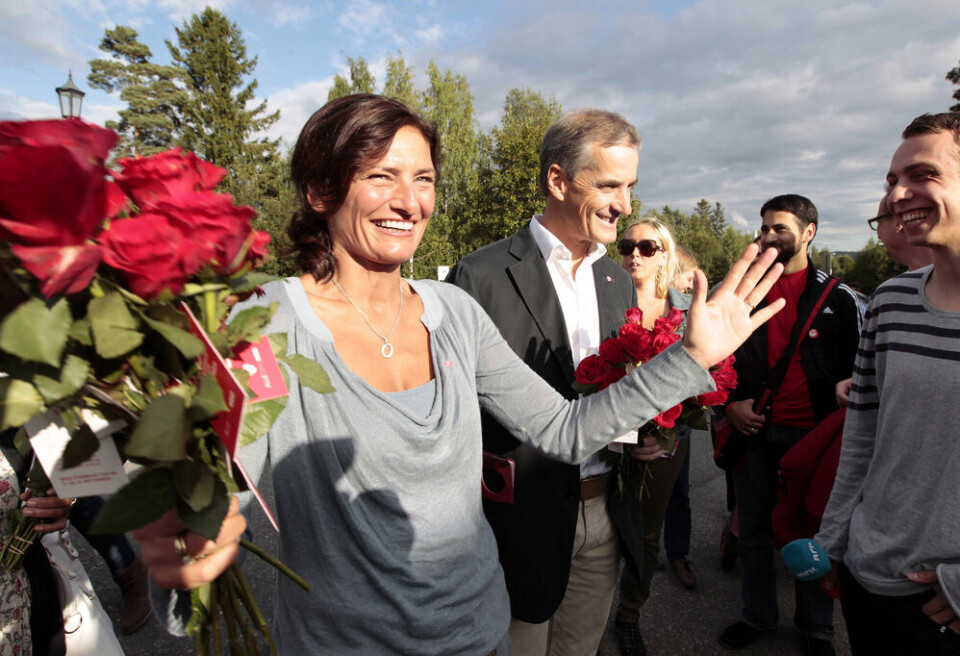 Byrådslederkandidat for (Ap) i Oslo Libe Riber-Mohn og utenriksminister Jonas Gahr Støre under husbesøk på Mortensrud før Kommune- og fylkestingsvalget. Foto: Gorm Kallestad/Scanpix Byrådslederkandidat for (Ap) i Oslo Libe Riber-Mohn og utenriksminister Jonas Gahr Støre under husbesøk på Mortensrud før Kommune- og fylkestingsvalget. Foto: Gorm Kallestad/Scanpix