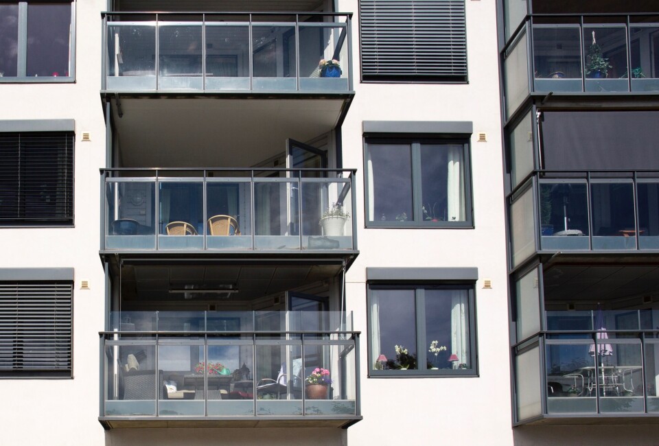 Byggesaksgebyret for en boligblokk i tre etasjer med 15 leiligheter varierer fra 70.000 til 290.000 kroner, påpeker Jan Bergan. Illustrasjonsfoto: Espen Bratlie, Samfoto Byggesaksgebyret for en boligblokk i tre etasjer med 15 leiligheter varierer fra 70.000 til 290.000 kroner, påpeker Jan Bergan. Illustrasjonsfoto: Espen Bratlie, Samfoto