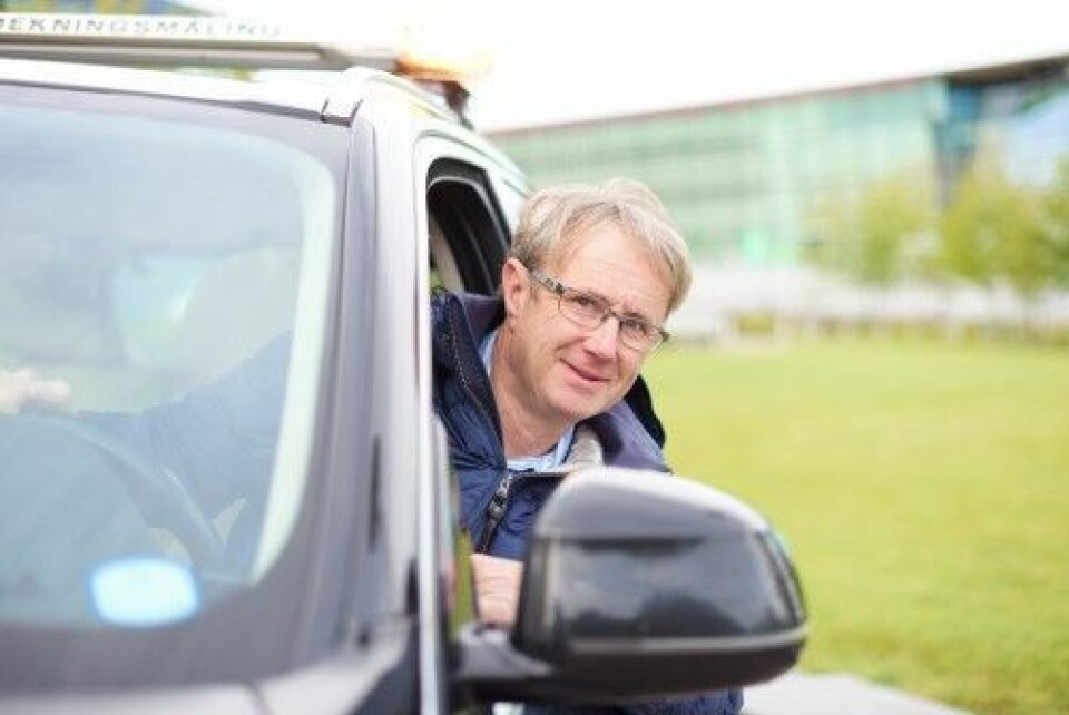Dekningsdirektør Bjørn Amundsen i Telenor Norge mener både mobil- og bredbåndsnettet tåler økt belastning som følge av flere på hjemmekontor og foran tv-skjermen. Dekningsdirektør Bjørn Amundsen i Telenor Norge mener både mobil- og bredbåndsnettet tåler økt belastning som følge av flere på hjemmekontor og foran tv-skjermen.