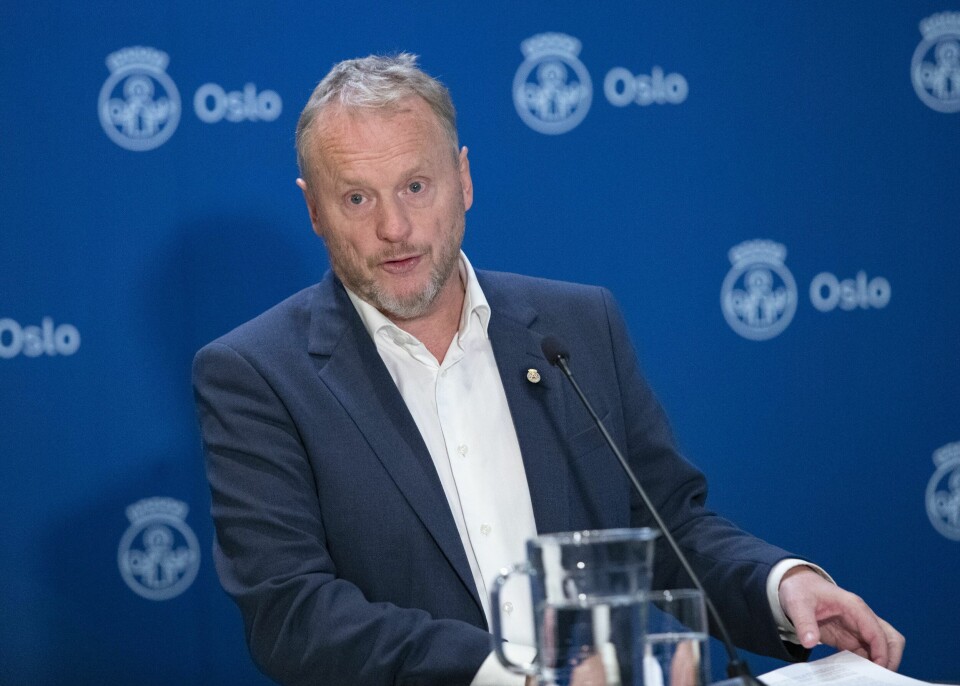 Byrådsleder Raymond Johansen (Ap) orienterer om koronasituasjonen i Oslo på enn pressekonferanse i rådhuset mandag. Det siste døgnet har antall smittetilfeller i hovedstaden mer enn doblet seg, og fra torsdag innføres strengere regler. Byrådsleder Raymond Johansen (Ap) orienterer om koronasituasjonen i Oslo på enn pressekonferanse i rådhuset mandag. Det siste døgnet har antall smittetilfeller i hovedstaden mer enn doblet seg, og fra torsdag innføres strengere regler.