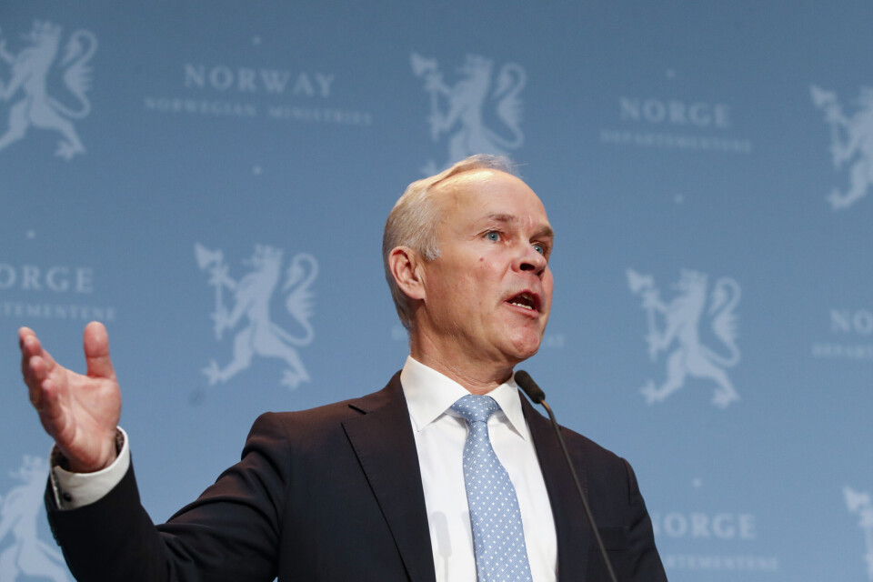 Finansminister Jan Tore Sanner (H) er i ferd med å legge siste hånd på regjeringens åttende krisepakke, som presenteres fredag. Flere av tiltakene er øremerket barn og unge. Finansminister Jan Tore Sanner (H) er i ferd med å legge siste hånd på regjeringens åttende krisepakke, som presenteres fredag. Flere av tiltakene er øremerket barn og unge.