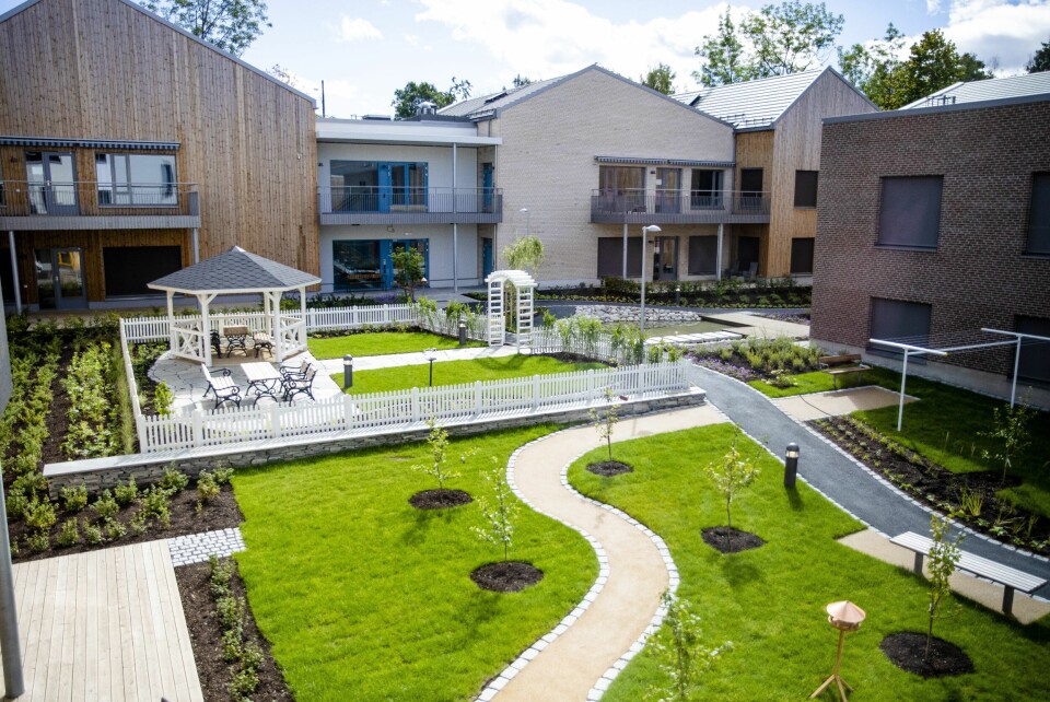 Det er dypt bekymringsfullt at Bærum kommune parallelt med åpningen av «Carpe Diem» planlegger å legge ned 187 sykehjemsplasser de neste fire årene, skriver Lill Sverresdatter Larsen og Mina Gerhardsen. Det er dypt bekymringsfullt at Bærum kommune parallelt med åpningen av «Carpe Diem» planlegger å legge ned 187 sykehjemsplasser de neste fire årene, skriver Lill Sverresdatter Larsen og Mina Gerhardsen.