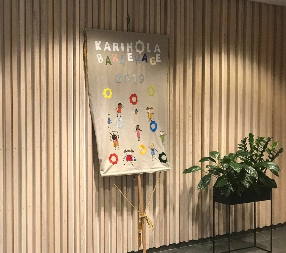 Karihola barnehag i Kristiansund er eit døme på eit kommunal bygg av tremateriale. Karihola barnehag i Kristiansund er eit døme på eit kommunal bygg av tremateriale.