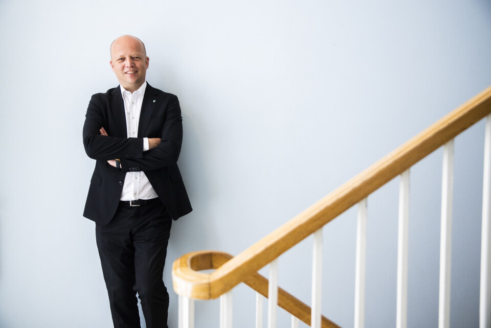 Senterpartiets leder Trygve Slagsvold Vedum mener Nord-Norge er den landsdelen som kanskje aller tydeligst viser konsekvensene av sentraliserende reformer under statsminister Erna Solberg (H) og hennes regjering. Senterpartiets leder Trygve Slagsvold Vedum mener Nord-Norge er den landsdelen som kanskje aller tydeligst viser konsekvensene av sentraliserende reformer under statsminister Erna Solberg (H) og hennes regjering.