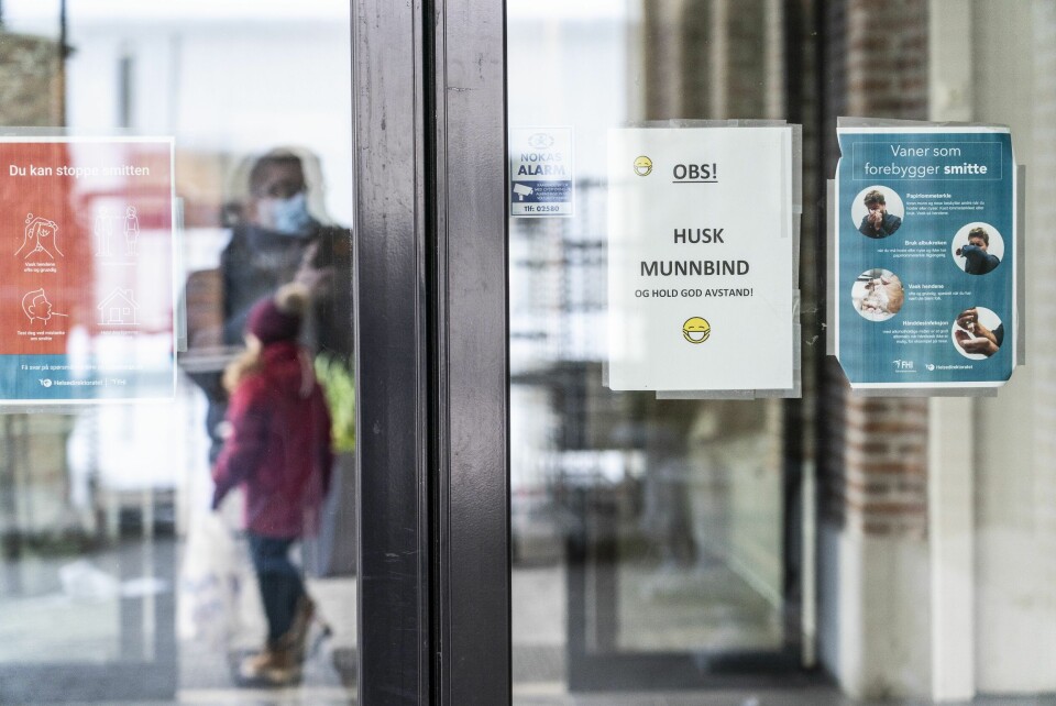 I Trondheim er det vedtatt munnbind påbud. Helsedirektoratet ber kommuner med økt smitte om å innføre tilstrekkelige tiltak. I Trondheim er det vedtatt munnbind påbud. Helsedirektoratet ber kommuner med økt smitte om å innføre tilstrekkelige tiltak.