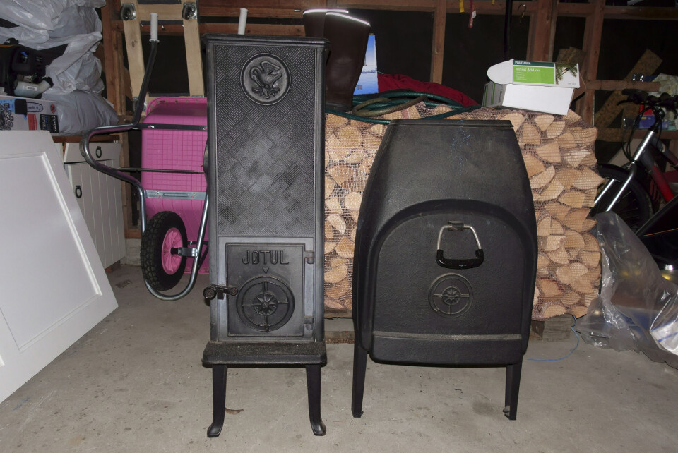 Kakkelovner, klebersteinsovner og bevaringsverdige ovner er unntatt fra fyringsforbudet. Det finnes om lag 1.000 slike i Bergen per i dag. Kakkelovner, klebersteinsovner og bevaringsverdige ovner er unntatt fra fyringsforbudet. Det finnes om lag 1.000 slike i Bergen per i dag.