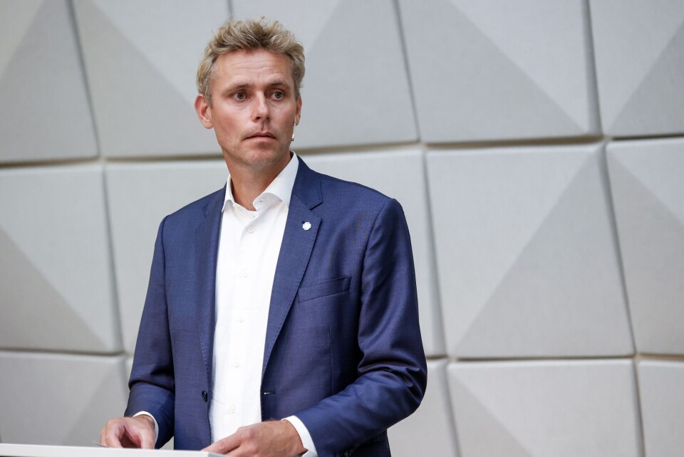 Ola Borten Moe innrømmet i juli at han brøt regjeringens habilitetsregelverk da han i januar deltok på et regjeringsmøte om en milliardkontrakt til ammunisjonsprodusenten Nammo. Ola Borten Moe innrømmet i juli at han brøt regjeringens habilitetsregelverk da han i januar deltok på et regjeringsmøte om en milliardkontrakt til ammunisjonsprodusenten Nammo.
