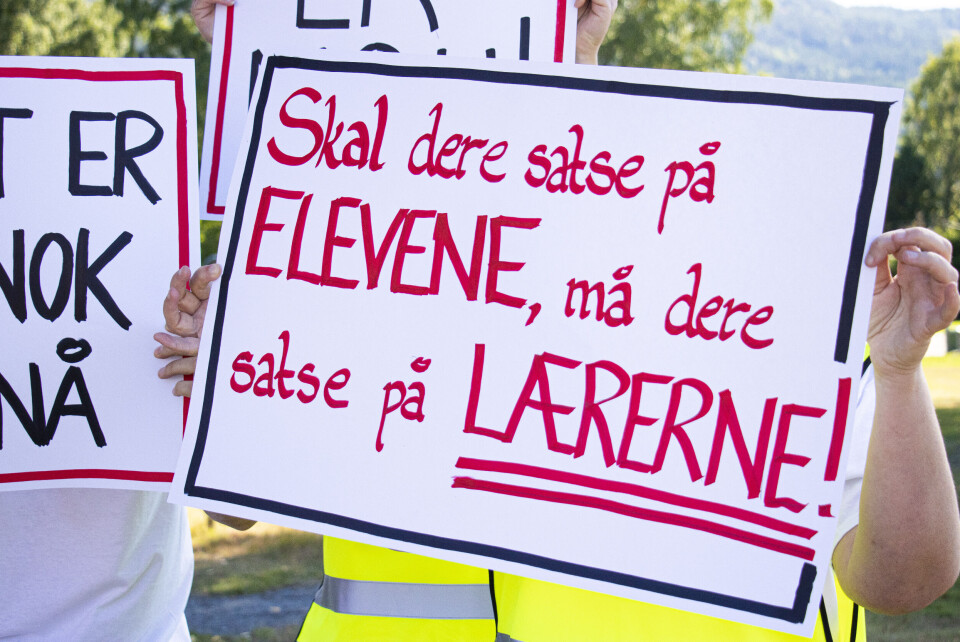 Rundt 3.600 medlemmer i tre lærerorganisasjoner er i streik. Rundt 3.600 medlemmer i tre lærerorganisasjoner er i streik.