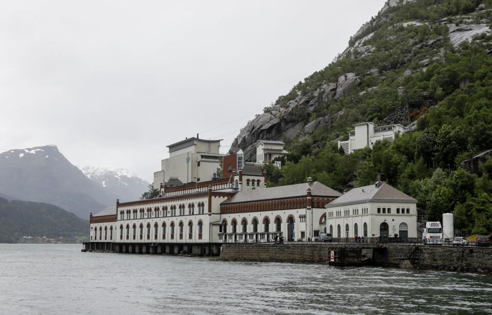 Tizirs smelteverk ligger like ved det nedlagte kraftverket Tysso I, som i dag er museum. Tizirs smelteverk ligger like ved det nedlagte kraftverket Tysso I, som i dag er museum.
