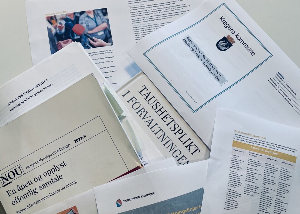 Norsk Journalistlags gjennomgang av instrukser for kommunale ansattes ytringsfrihet i Telemark viser vanskelige bestemmelser og ordninger som skaper usikkerhet, skriver Fredrik Nordahl og Ina Lindahl Nyrud. Norsk Journalistlags gjennomgang av instrukser for kommunale ansattes ytringsfrihet i Telemark viser vanskelige bestemmelser og ordninger som skaper usikkerhet, skriver Fredrik Nordahl og Ina Lindahl Nyrud.