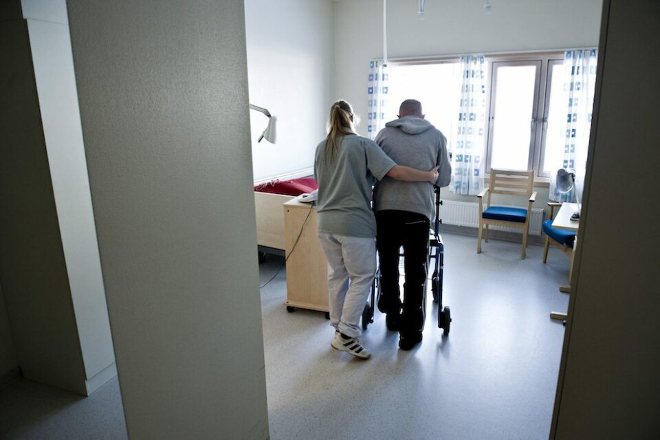 Dårlige løsninger for både ansatte og beboere kan bli konsekvensen av hastverk med å bygge nye omsorgsplasser. Illustrasjonsfoto: Dag Jenssen, Samfoto/NTB scanpix Dårlige løsninger for både ansatte og beboere kan bli konsekvensen av hastverk med å bygge nye omsorgsplasser. Illustrasjonsfoto: Dag Jenssen, Samfoto/NTB scanpix