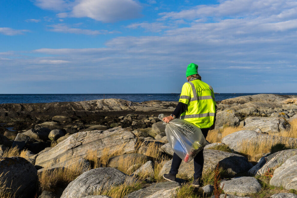 På sikt må også produsentene være med å betale for strandrydding, mener Marianne Haugland. Foto: KS Bedrift På sikt må også produsentene være med å betale for strandrydding, mener Marianne Haugland. Foto: KS Bedrift