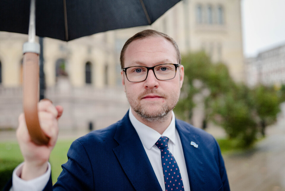 – Høyre fikk våren 2022 flertall på Stortinget for at regjeringen skulle utarbeide en handlingsplan for å redusere ensomhet. Jeg reagerer sterkt på at regjeringen ikke følger opp Stortingets vedtak på en bedre måte, sier Erlend Svardal Bøe. – Høyre fikk våren 2022 flertall på Stortinget for at regjeringen skulle utarbeide en handlingsplan for å redusere ensomhet. Jeg reagerer sterkt på at regjeringen ikke følger opp Stortingets vedtak på en bedre måte, sier Erlend Svardal Bøe.