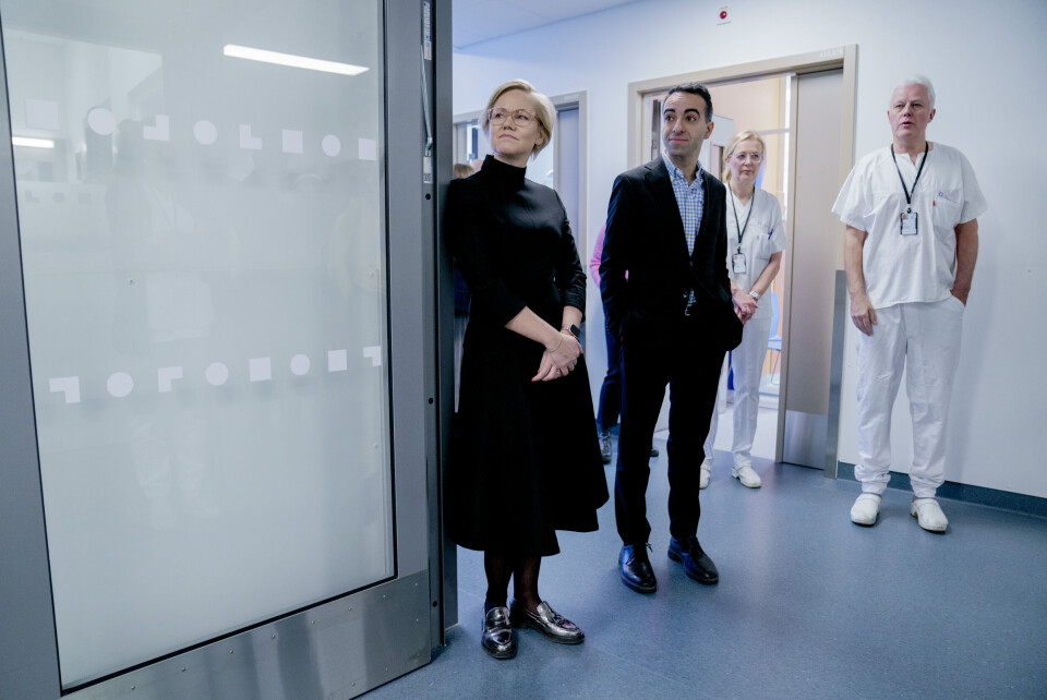 Oslo helsebyråd Saliba Andreas Korkunc (H) og helse‐ og omsorgsminister Ingvild Kjerkol (Ap) får omvisning av avdelingsleder Knut Melhuus (t.h.) på den nye legevakten på Aker sykehus. Oslo helsebyråd Saliba Andreas Korkunc (H) og helse‐ og omsorgsminister Ingvild Kjerkol (Ap) får omvisning av avdelingsleder Knut Melhuus (t.h.) på den nye legevakten på Aker sykehus.