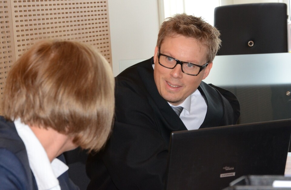 Aktor Kristian Jarland forsøkte i dag å påvise at rådmannen var i tvil om det var lurt å kjøpe leiligheten da taksten forelå. Foto: Hanne Nordhagen Karlsen Aktor Kristian Jarland forsøkte i dag å påvise at rådmannen var i tvil om det var lurt å kjøpe leiligheten da taksten forelå. Foto: Hanne Nordhagen Karlsen