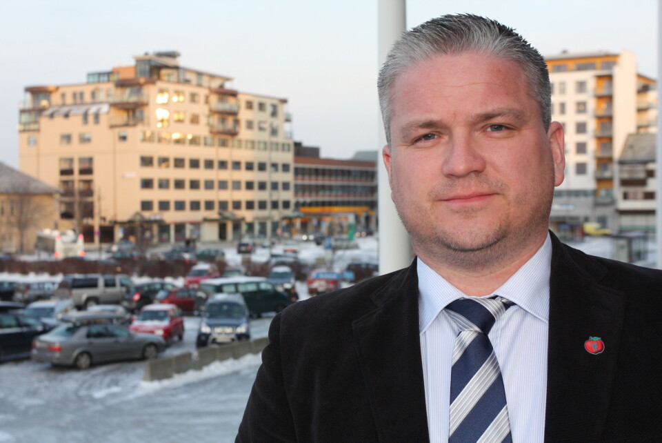 Fylkesmann Tom Cato Karlsen har fått i oppdrag å lede utvalget som skal utrede alternativer til generalistkommuneprinsippet. Fylkesmann Tom Cato Karlsen har fått i oppdrag å lede utvalget som skal utrede alternativer til generalistkommuneprinsippet.