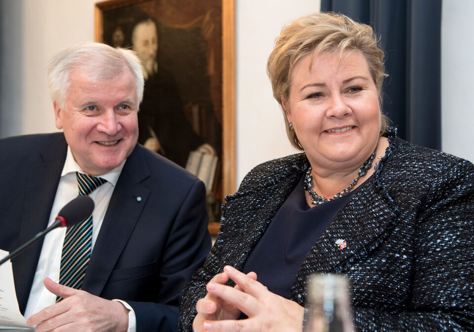 Ministerpresident i Bayern Horst Seehofer tok imot statsminister Erna Solberg (H) på det kristenkonservative CSUs gruppekonferanse onsdag. Foto: Sven Hoppe, DPA/AP/NTB scanpix Ministerpresident i Bayern Horst Seehofer tok imot statsminister Erna Solberg (H) på det kristenkonservative CSUs gruppekonferanse onsdag. Foto: Sven Hoppe, DPA/AP/NTB scanpix