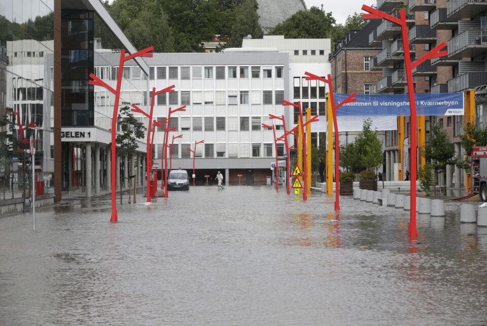 Mange gater stor under vann i en bydel i Oslo i september. Nå vil forsikringsselskapet Gjensidige kreve erstatning fra Oslo kommune for manglende vedlikehold og dermed større skader enn nødvendig. Foto: Vidar Ruud / NTB scanpix Mange gater stor under vann i en bydel i Oslo i september. Nå vil forsikringsselskapet Gjensidige kreve erstatning fra Oslo kommune for manglende vedlikehold og dermed større skader enn nødvendig. Foto: Vidar Ruud / NTB scanpix