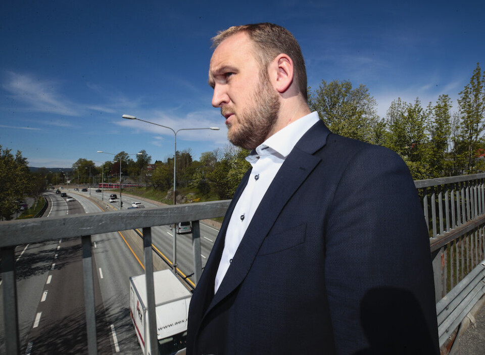 Selv om samferdselsminister on Georg Dale (Frp) formelt ikke har en rolle i Oslopakke 3-forhandlingene, kan de være en god mulighet til å finne løsninger for en helhetlig transportpolitikk i hovedstadsområdet, mener Jan Inge Krossli. Bildet er fra et pressetreff om utbygging av E18 i fjor vår. Foto: Lise Åserud, NTB scanpix Selv om samferdselsminister on Georg Dale (Frp) formelt ikke har en rolle i Oslopakke 3-forhandlingene, kan de være en god mulighet til å finne løsninger for en helhetlig transportpolitikk i hovedstadsområdet, mener Jan Inge Krossli. Bildet er fra et pressetreff om utbygging av E18 i fjor vår. Foto: Lise Åserud, NTB scanpix