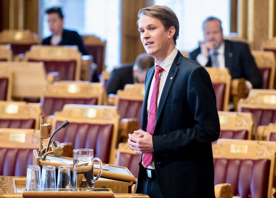 Aps Torstein Tvedt Solberg går kraftig imot regjeringens forslag om å innføre fritt skolevalg i alle landets fylker. Tirsdag legger Ap fram et motforslag i Stortinget. Foto: Vidar Ruud, NTB scanpix Aps Torstein Tvedt Solberg går kraftig imot regjeringens forslag om å innføre fritt skolevalg i alle landets fylker. Tirsdag legger Ap fram et motforslag i Stortinget. Foto: Vidar Ruud, NTB scanpix