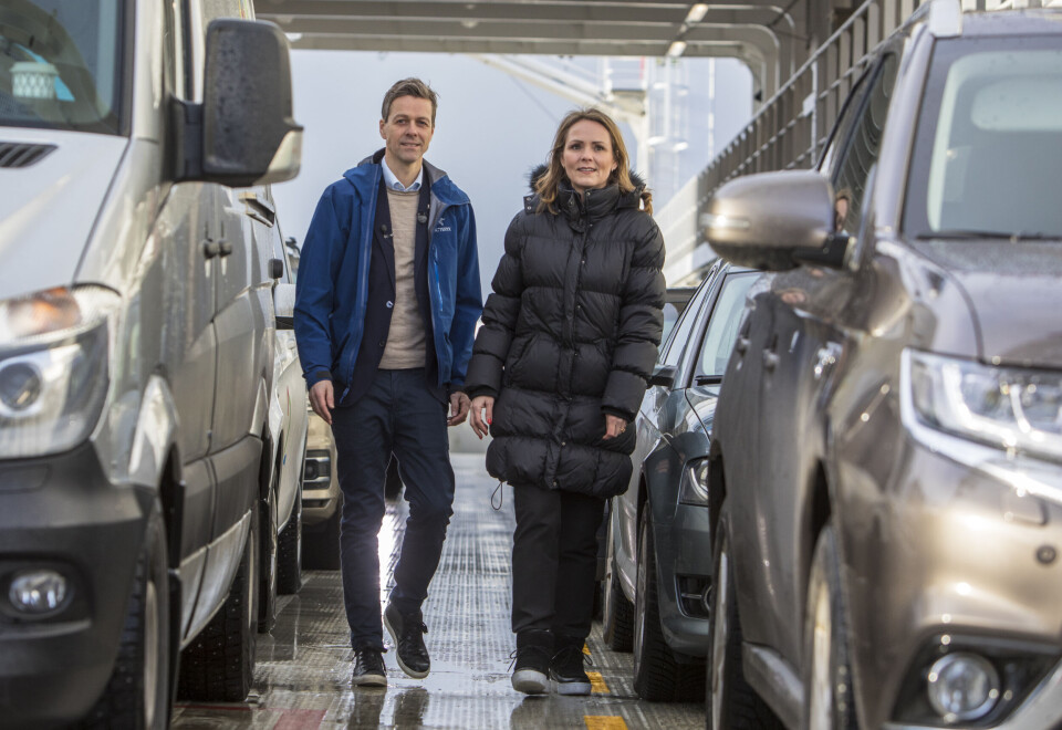 Samferdselsminister Knut Arild Hareide (KrF) og distrikts- og digitaliseringsminister Linda Hofstad Helleland (H) besøkte i forrige uke Møre og Romsdal, der det har vært protester mot økte ferjepriser. Nå inviterer fire statsråder fylkene til møte. Foto: Ole Berg-Rusten, NTB scanpix Samferdselsminister Knut Arild Hareide (KrF) og distrikts- og digitaliseringsminister Linda Hofstad Helleland (H) besøkte i forrige uke Møre og Romsdal, der det har vært protester mot økte ferjepriser. Nå inviterer fire statsråder fylkene til møte. Foto: Ole Berg-Rusten, NTB scanpix