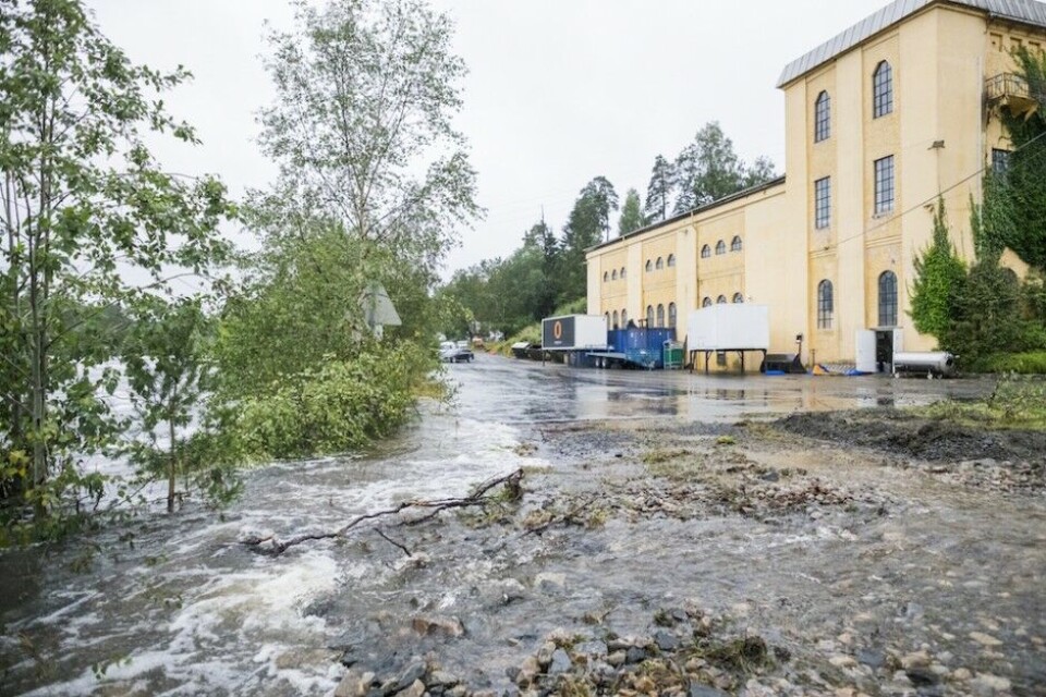 Kraftige regnskyll som forårsaker skader, kommer hyppigere. Nå må det avklares hvem som har ansvar for forebyggingen, mener skribentene. Illustrasjonsfoto: Tor Erik Schrøder, NTB scanpix Kraftige regnskyll som forårsaker skader, kommer hyppigere. Nå må det avklares hvem som har ansvar for forebyggingen, mener skribentene. Illustrasjonsfoto: Tor Erik Schrøder, NTB scanpix