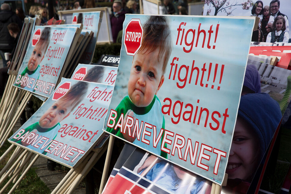 Bildet er fra en demonstrasjon mot det norske barnevernet tidligere i år foran Stortinget. Foto: Ole Berg-Rusten / NTB scanpix Bildet er fra en demonstrasjon mot det norske barnevernet tidligere i år foran Stortinget. Foto: Ole Berg-Rusten / NTB scanpix