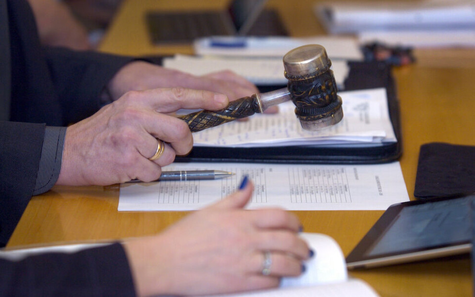 Om færre folkevalgte svekker eller styrker lokaldemokratiet, henger nøye sammen med synet på kommunereformen og på hva et godt lokaldemokrati og en god kommune er, påpeker Jan Inge Krossli. Illustrasjonsfoto: Fridgeir Walderhaug Om færre folkevalgte svekker eller styrker lokaldemokratiet, henger nøye sammen med synet på kommunereformen og på hva et godt lokaldemokrati og en god kommune er, påpeker Jan Inge Krossli. Illustrasjonsfoto: Fridgeir Walderhaug