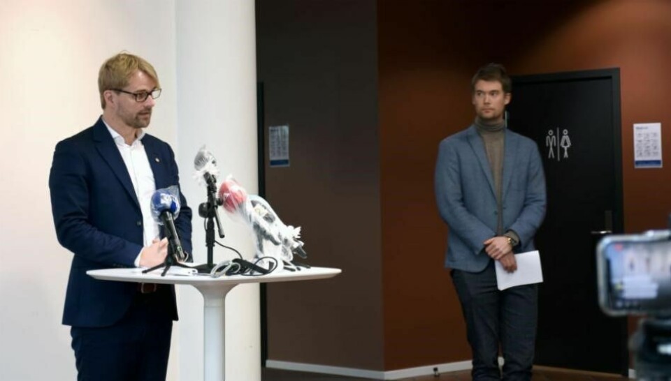 Koronakrise: – Ikke nok med statlige pakker – Det er statlige myndigheter som har de sterkeste virkemidlene, men som kommune skal vi gjøre vårt for å støtte opp et hardt presset næringsliv i Bergen. For oss har det vært viktig å fremme tiltak vi vet treffer næringslivet godt og at vi skal strekke oss langt innenfor de rammene vi har, sier byrådsleder i Bergen Roger Valhammer. Her sammen med finansbyråd Erlend Horn.