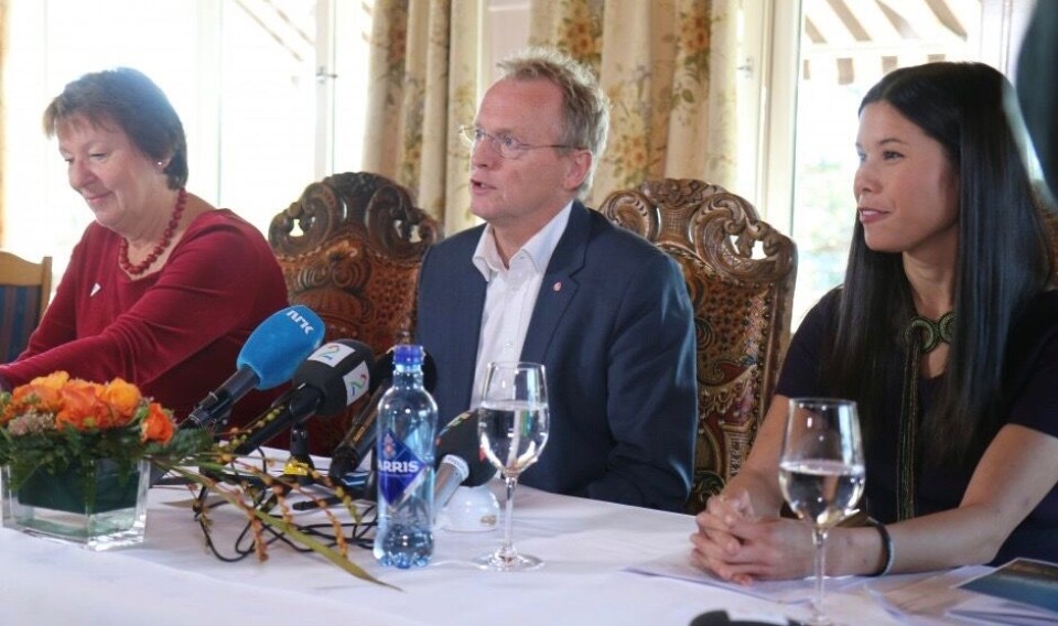 Oslos nye byrådsleder Raymond Johansen (Ap) vil ha debatt om profitt på velferd. I går presenterte han byrådets politiske plattform sammen med Marianne Borgen (SV) og Lan Marie Nguyen Berg (MDG). Foto: Jan Inge Krossli Oslos nye byrådsleder Raymond Johansen (Ap) vil ha debatt om profitt på velferd. I går presenterte han byrådets politiske plattform sammen med Marianne Borgen (SV) og Lan Marie Nguyen Berg (MDG). Foto: Jan Inge Krossli